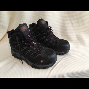 Merrelll women’s step toe hiking boot